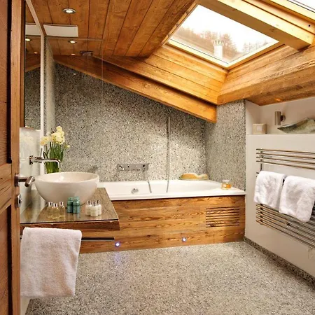Panorama Chalet With Views To The Glaciers And The Dom 펜션 *