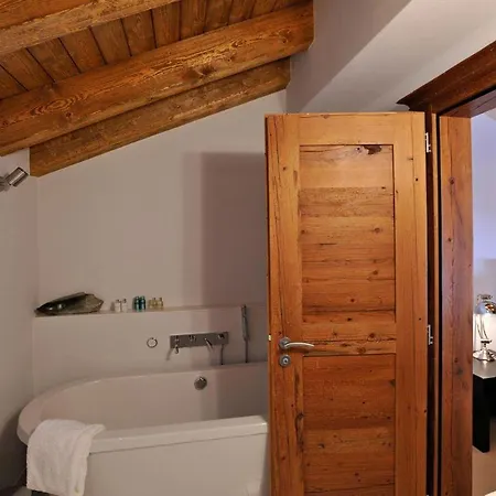 펜션 Panorama Chalet With Views To The Glaciers And The Dom